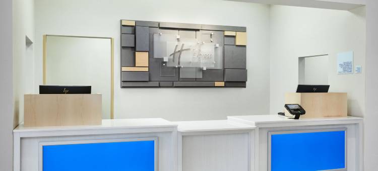 智选假日套房酒店港口里奇(Holiday Inn Express & Suites Port Richey)图片