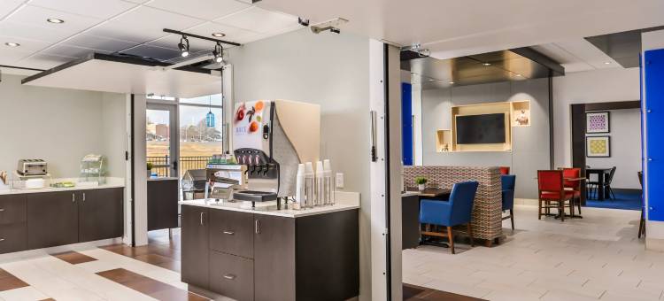 智选假日套房酒店-堪萨斯城/利斯萨米特(Holiday Inn Express & Suites Lee's Summit - Kansas City)图片