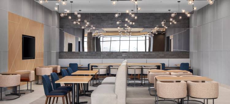 蒙特利尔圣洛朗机场智选假日酒店(Holiday Inn Express AÉROPORT MONTRÉAL - ST-LAURENT)图片