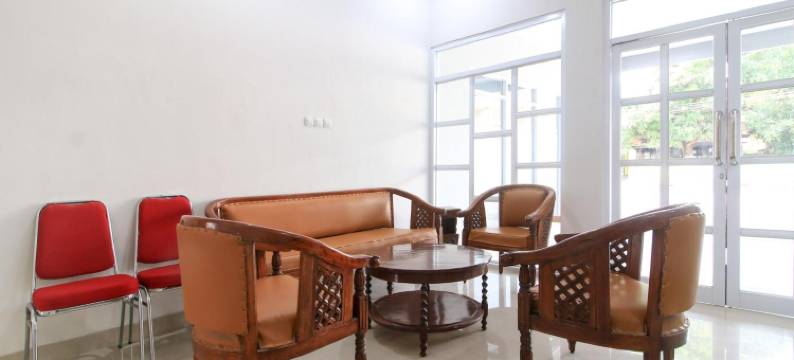 克拉登火车站附近瑞德多兹酒店(RedDoorz at Hotel Putra Perdana Klaten)图片