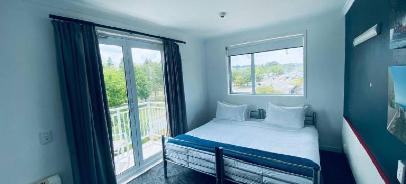 位于湖边的旅舍(Based by the Lake)图片