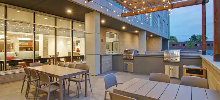 蒙特娄多瓦尔希尔顿惠庭酒店(Home2 Suites by Hilton Montreal Dorval)图片