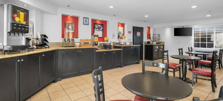 安大略华美达酒店(Ramada by Wyndham Ontario)图片