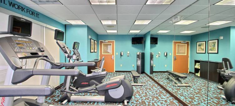 密尔沃基机场万豪万枫酒店(Fairfield Inn & Suites Milwaukee Airport)图片