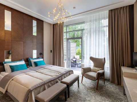 佐洛托伊鲁切迷你酒店