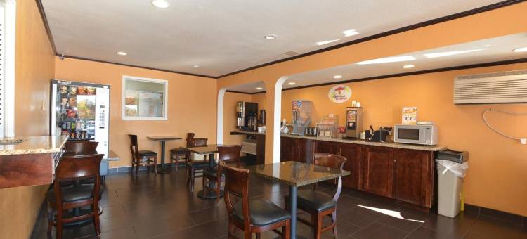 米德韦斯特城速8酒店(Super 8 by Wyndham Midwest City OK)图片