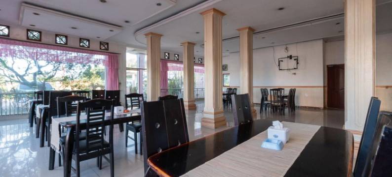 红多兹酒店-近西兰吉特国际机场(RedDoorz Near Silangit International Airport)图片