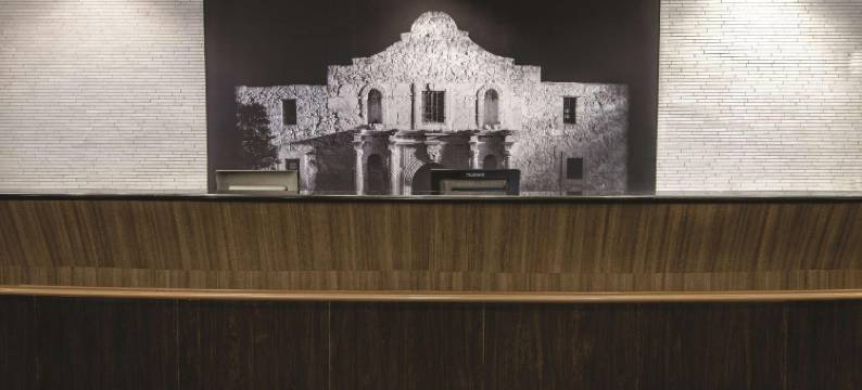 圣安东尼奥河滨步道拉昆塔温德姆套房酒店(La Quinta Inn & Suites by Wyndham San Antonio Riverwalk)图片