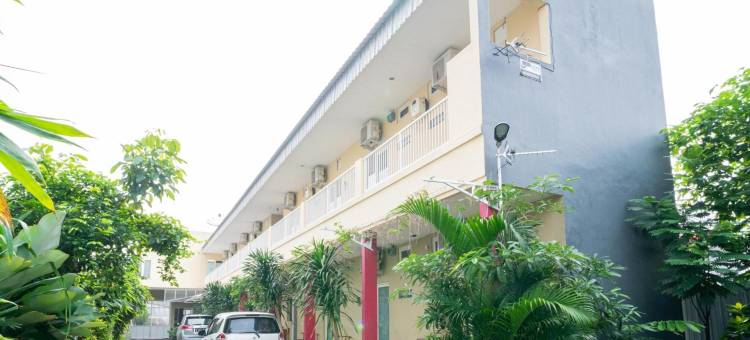 红多兹酒店-近诗都阿佐太阳城购物中心(RedDoorz Syariah Near Suncity Mall Sidoarjo)图片