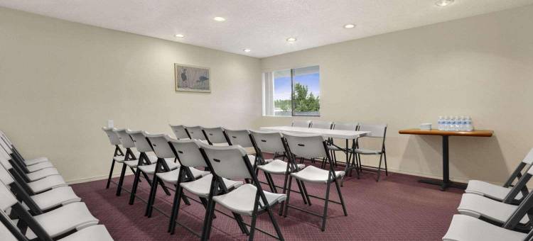 奥本戴斯酒店(Days Inn by Wyndham Auburn)图片