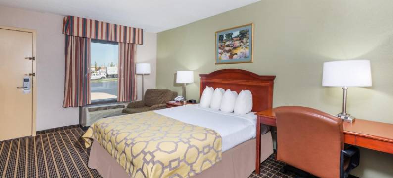 克拉克斯维尔东北呗盟套房酒店(Baymont by Wyndham Clarksville Northeast)图片