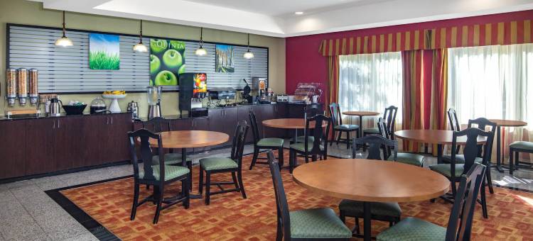 尤宁城拉昆塔温德姆套房酒店(La Quinta Inn & Suites by Wyndham Atlanta-Union City)图片