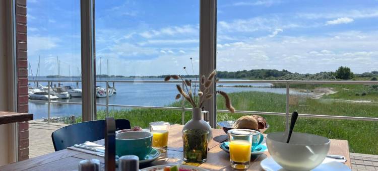 巴德斯胡克海滨酒店(Bades Huk Marina Hotel)图片