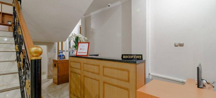 红多兹酒店-近塔曼马卡帕拉瓦恩希库特拉(RedDoorz Near Taman Makam Pahlawan Cikutra)图片