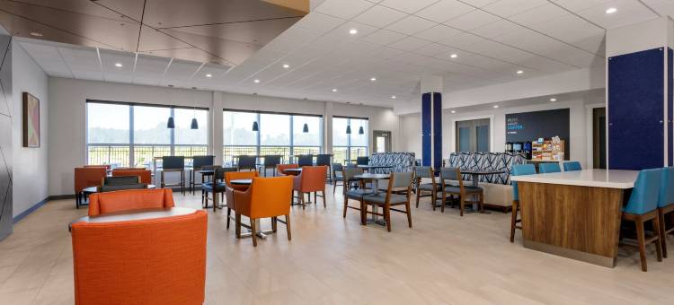 Holiday Inn Express & Suites Jacksonville - Macclenny I-10 by IHG图片