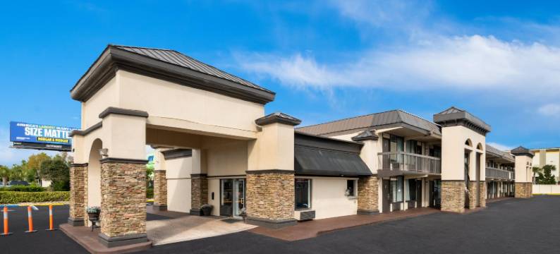 奥兰多美洲最佳价值酒店(Howard Johnson by Wyndham Airport Florida Mall)图片