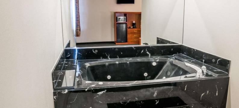 布鲁克希尔速8酒店(Super 8 by Wyndham Brookshire TX)图片