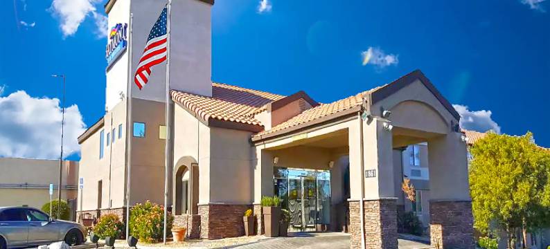 巴斯托66号公路呗盟套房酒店(Baymont by Wyndham Barstow Historic Route 66)图片