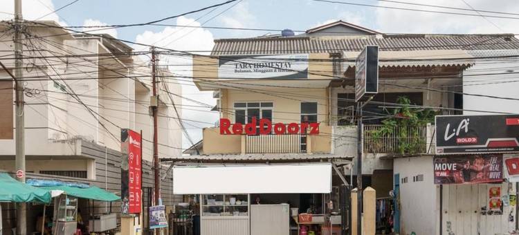 瑞德多兹酒店 - 近巨港贸易中心(RedDoorz at Tara Homestay Palembang)图片