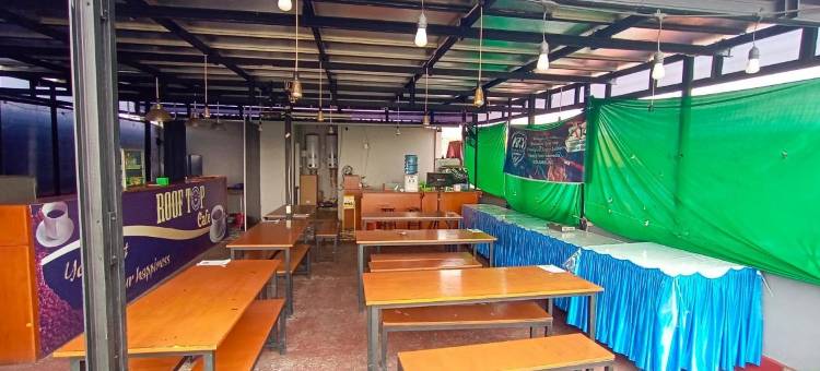 布迪旅馆和食品站(Budi House & Food Station)图片