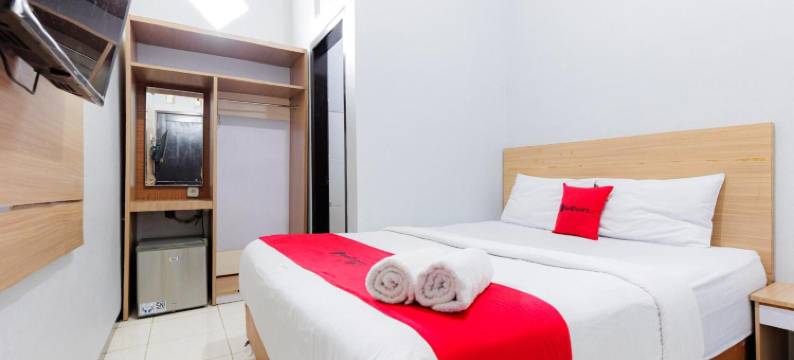 红多兹Plus酒店-近玛琅镇广场(RedDoorz Plus Near Malang Town Square)图片