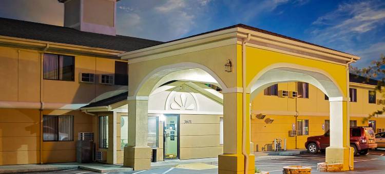 曼西鲍尔速8酒店(Super 8 by Wyndham Muncie/Ball St. College Area)图片