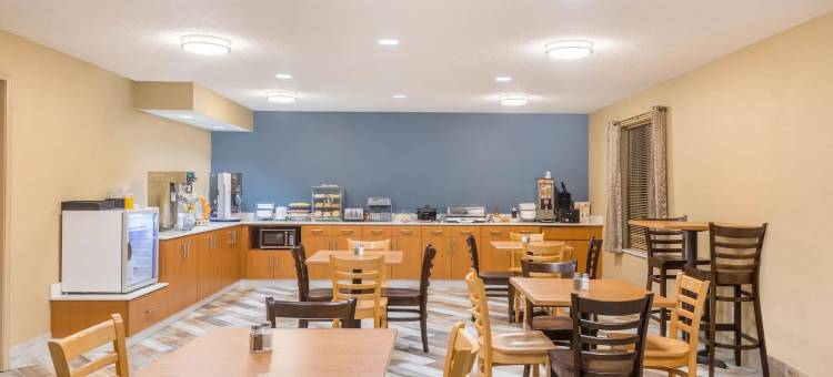 普雷里德欣温德姆美吟温德姆酒店(AmericInn by Wyndham Prairie du Chien)图片