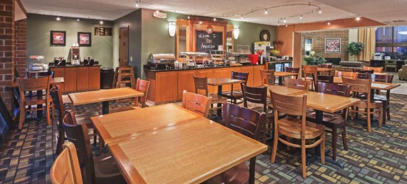 凯隆波因特酒店(Clarion Pointe OKC Airport)图片