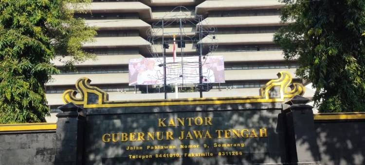 城市景观酒店MS客房旅馆-新邦利马-由红门酒店管理(Urbanview Hotel MS Rooms Inn Simpang Lima by RedDoorz)图片