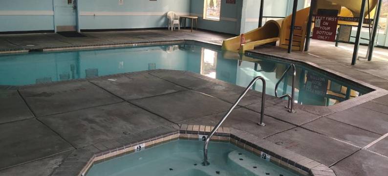 梅德福市中心速8酒店(Super 8 by Wyndham Central Pt Medford)图片