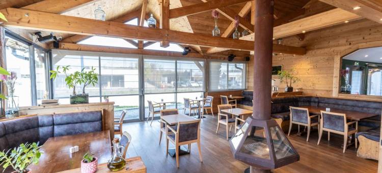 蒙特塞奥雷斯米内斯科尼内酒店(Le Konine - Hotel & Bar & Restaurant)图片