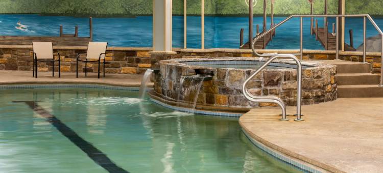 莱克乔治拉昆塔温德姆酒店套房(La Quinta Inn & Suites by Wyndham Lake George)图片