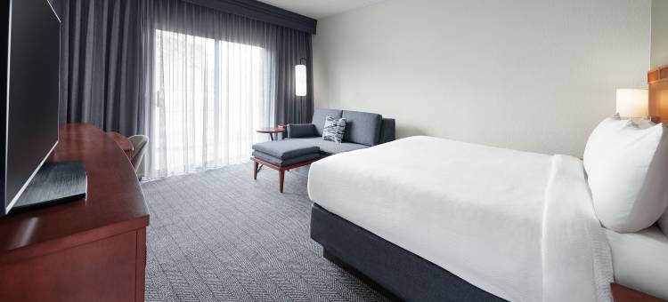 圣路易斯西港广场万怡酒店(Courtyard St. Louis Westport Plaza)图片