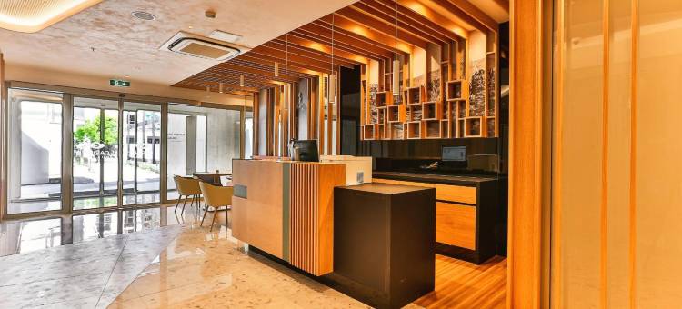 Carine Hotel Centar图片