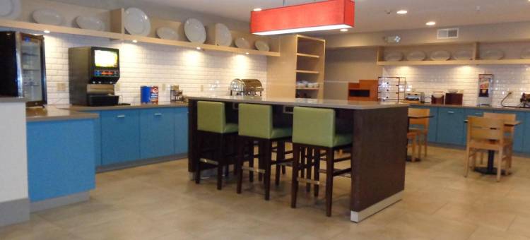 爱荷华锡达拉皮兹机场丽怡酒店(Country Inn & Suites by Radisson, Cedar Rapids Airport, IA)图片