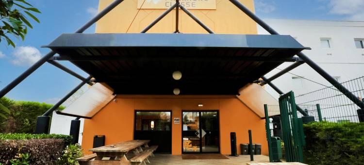 嘉廷内普莱喜Première Classe酒店(Premiere Classe Plaisir - Gatines)图片