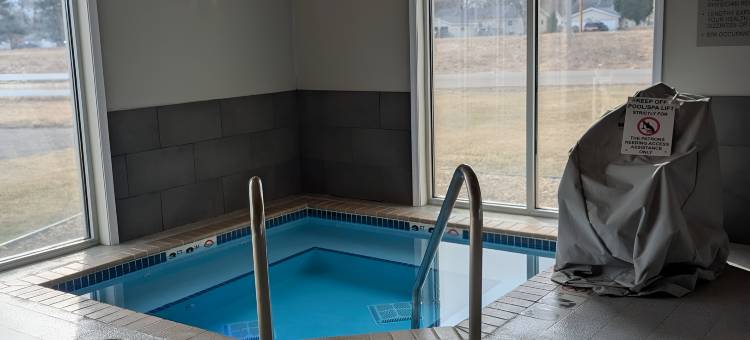 奇珀瓦福尔斯丽怡酒店(Country Inn & Suites by Radisson, Chippewa Falls, WI)图片