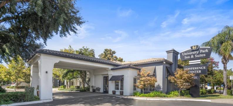 大学公园旅馆套房酒店(University Park Inn & Suites)图片