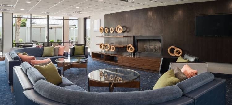 布朗维克万怡酒店(Courtyard by Marriott Brunswick)图片