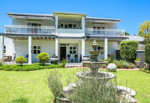 Oude Berg Guesthouse - 10 Caledon Street Hotel Overview