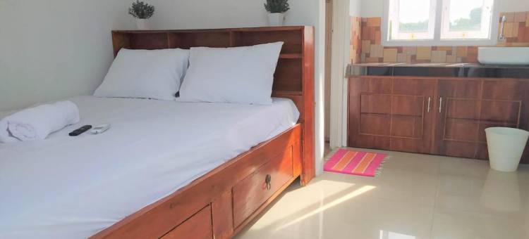 红色伙伴钻石巴塘宾馆(Guesthouse Berlian Batang Syariah Near Kampung Kalisalak Park)图片