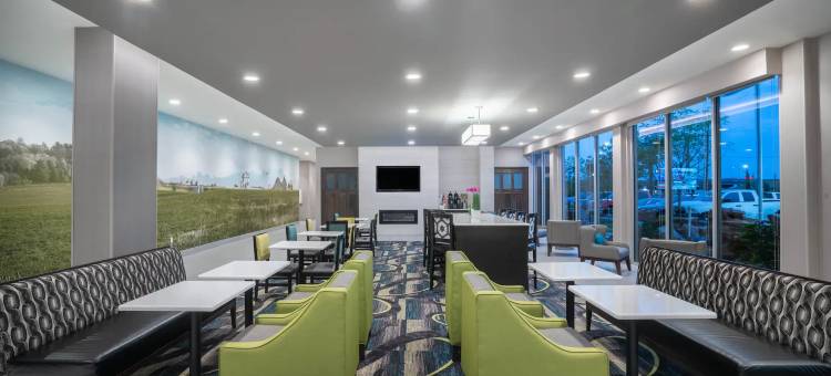 西孟斐斯拉昆塔温德姆套房酒店(La Quinta Inn & Suites by Wyndham West Memphis)图片