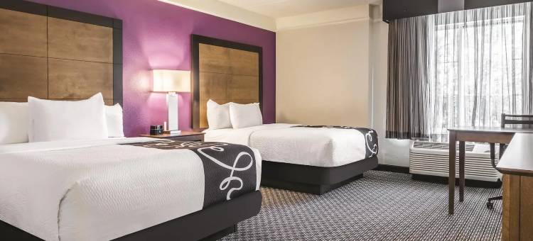 亚历山德里亚机场拉昆塔温德姆套房酒店(La Quinta Inn & Suites by Wyndham Alexandria Airport)图片