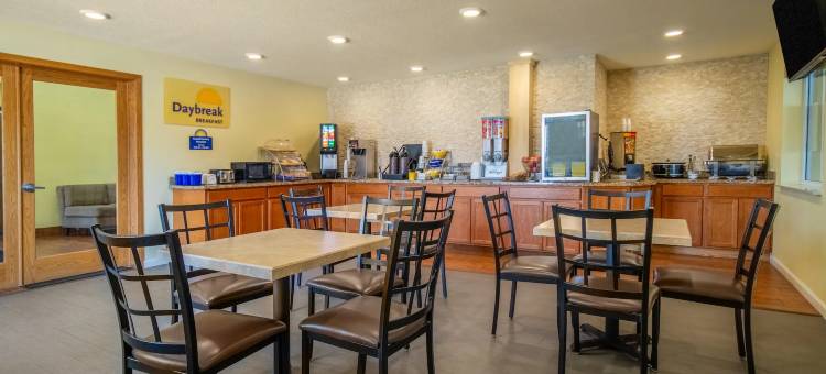 埃文斯代尔滑铁卢温德姆戴斯酒店(Days Inn by Wyndham Evansdale Waterloo)图片