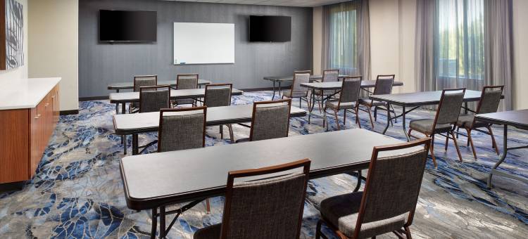 洛克斯特格罗夫I-75南万豪万枫套房酒店(Fairfield Inn & Suites Locust Grove I-75 South)图片