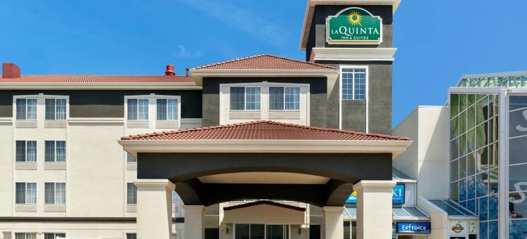 温德姆瓦提基水上乐园拉昆塔温德姆酒店套房(La Quinta Inn and Suites by Wyndham at WaTiki Waterpark)图片