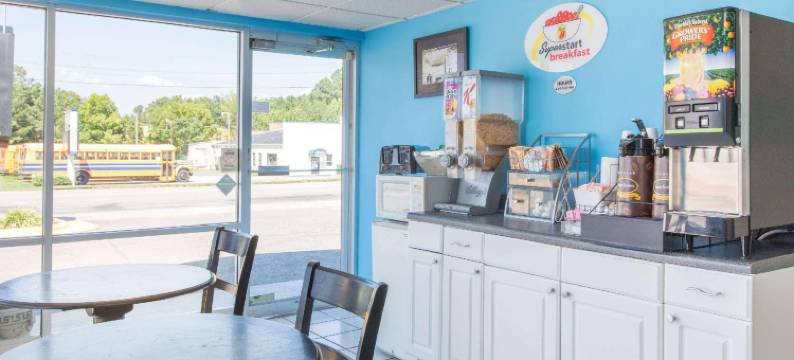 达拉姆-大学区速8酒店(Super 8 by Wyndham Durham/University Area NC)图片