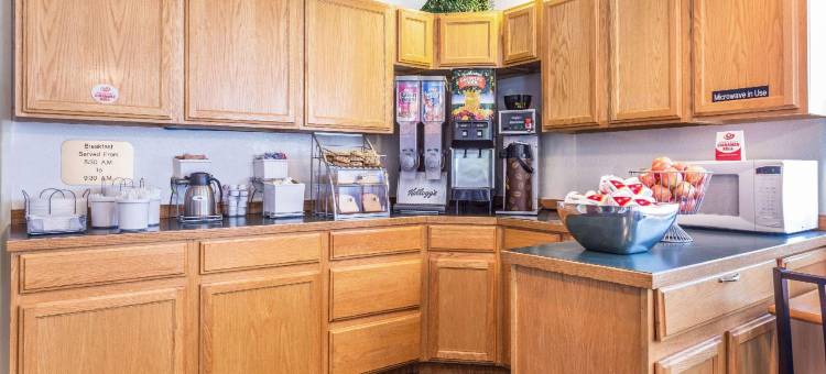 格林利速8酒店(Super 8 by Wyndham Greeley)图片