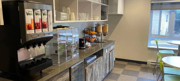 拉瓦尔温德姆华美达酒店(Ramada by Wyndham Laval)图片