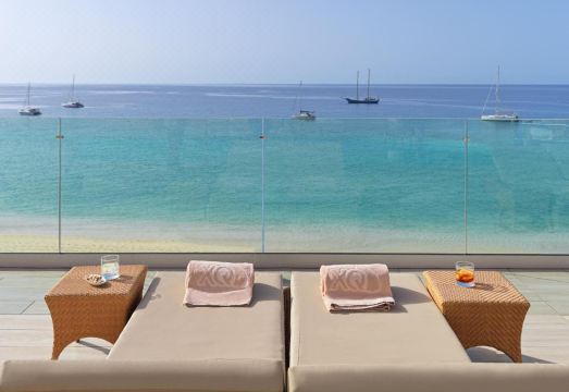 XQ El Palacete Hotel Overview